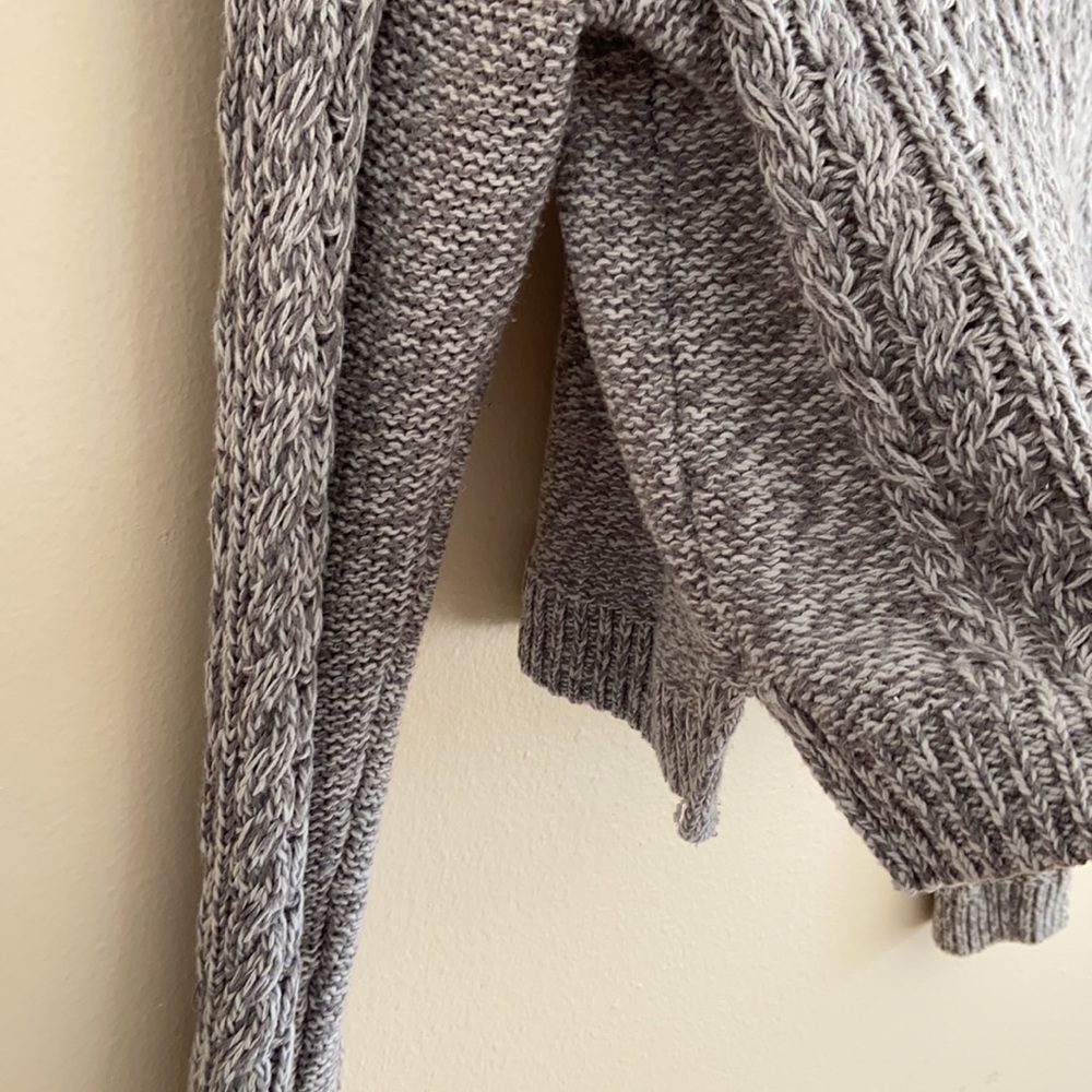 H&M cable knit grey long sleeve pullover sweater - Picture 8 of 8